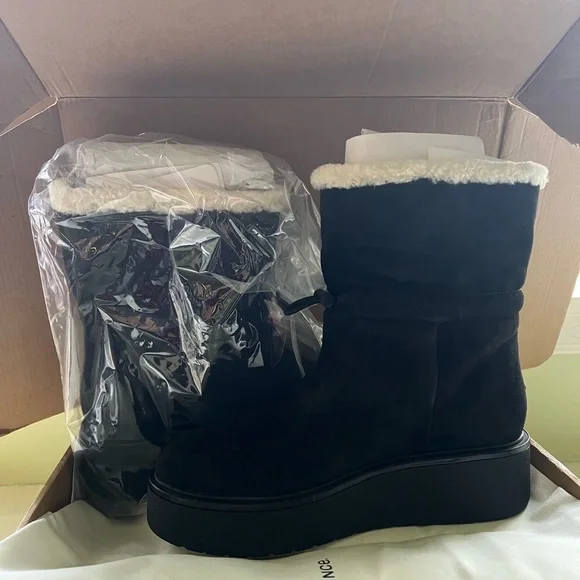 Vince Bellingham Black Shearling Boot - Picture 2 of 8